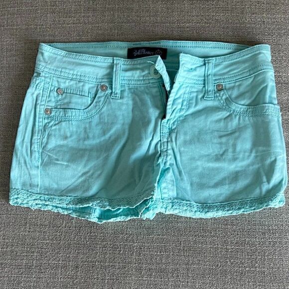 MINI SHORTS   - Picture 1 of 3